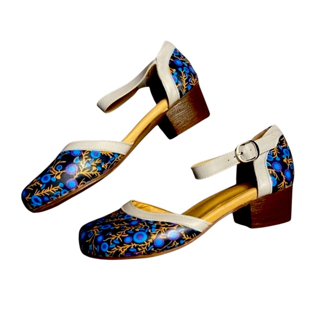 Lostis Mules with floral print Size 9.5